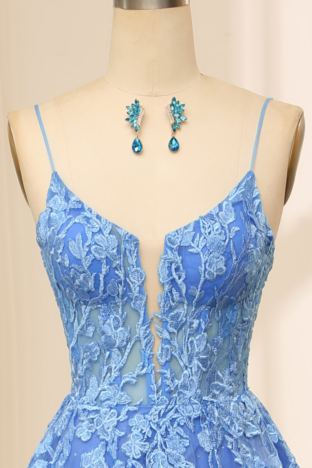 Blaues A-Linie Spaghettiträger Tüll Langes Ballkleid mit Perlenapplikationen Formelle Abendkleider