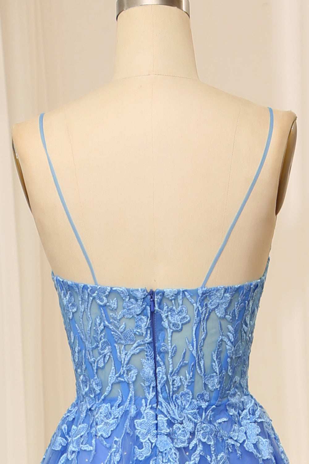 Blaues A-Linie Spaghettiträger Tüll Langes Ballkleid mit Perlenapplikationen Formelle Abendkleider