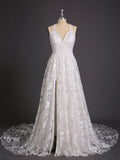 Brautkleid aus Spitze mit Schlitz und tiefem Rückenausschnitt – Elfenbeinfarben